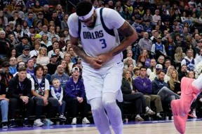 开云-浓眉哥在独行侠比赛中关键助攻，比分优势明显引发热议！的简单介绍