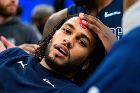 开云体育-费德勒意外战胜独行侠，比赛局势复杂引爆全场！