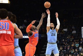 Kaiyun-关于字母哥回归赛场，战术调整首场状态亮眼，TL观众沸腾！的信息